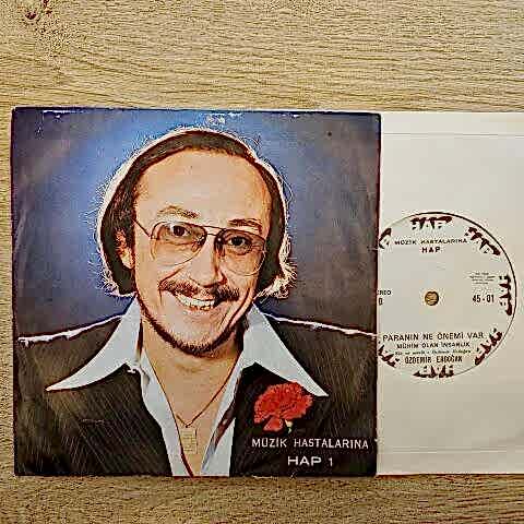Özdemir Erdoğan – Müzik Hastalarına Hap 45LİK PLAK