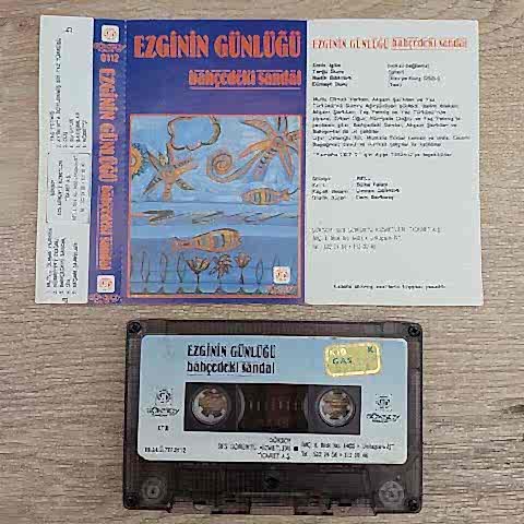 EZGİNİN GÜNLÜĞÜ - BAHÇEDEKİ SANDAL KASET