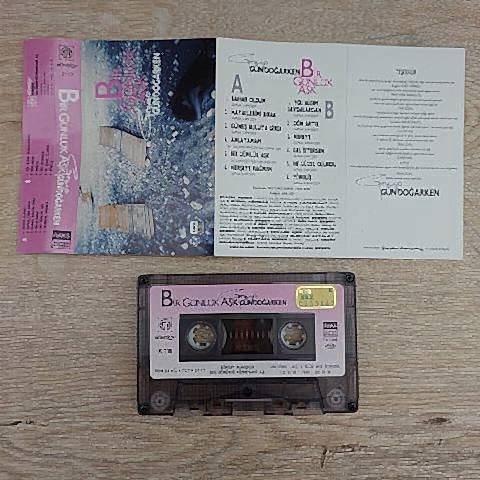 GRUP GÜNDOĞARKEN - BİR GÜNLÜK AŞK KASET
